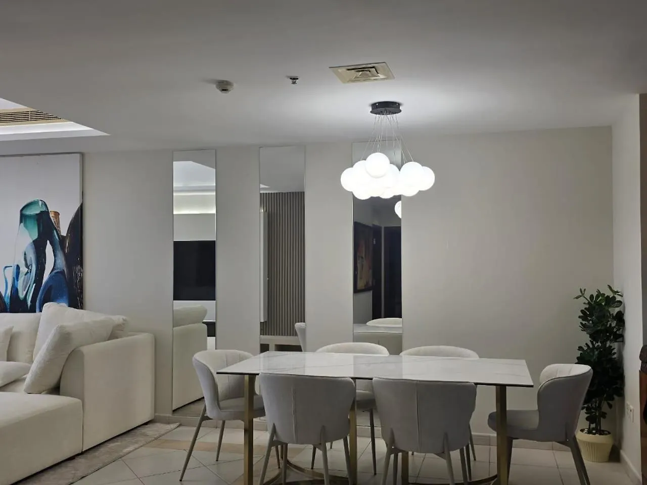 49- Panoramic Dubai Views From This Luxe 2Br Princess Tower Apartment- Free Parking - Walk To Tram