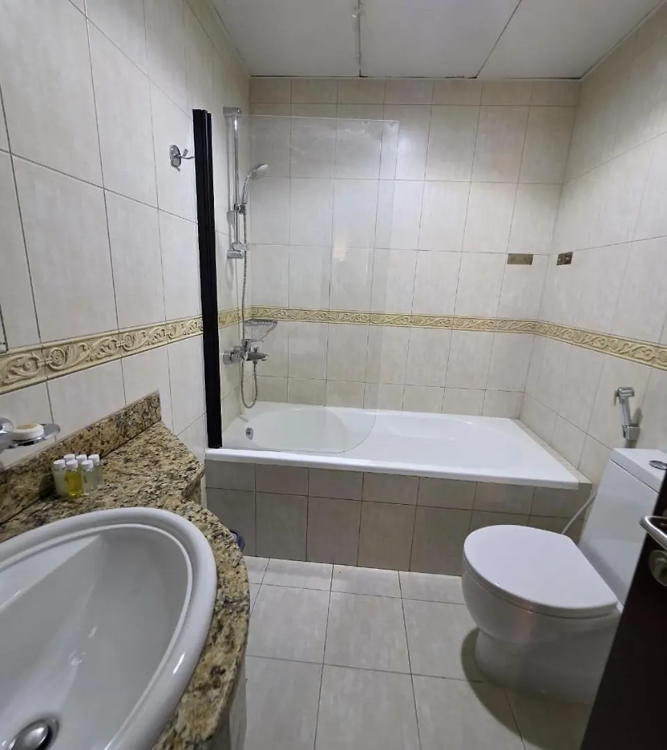 49- Panoramic Dubai Views From This Luxe 2Br Princess Tower Apartment- Free Parking - Walk To Tram