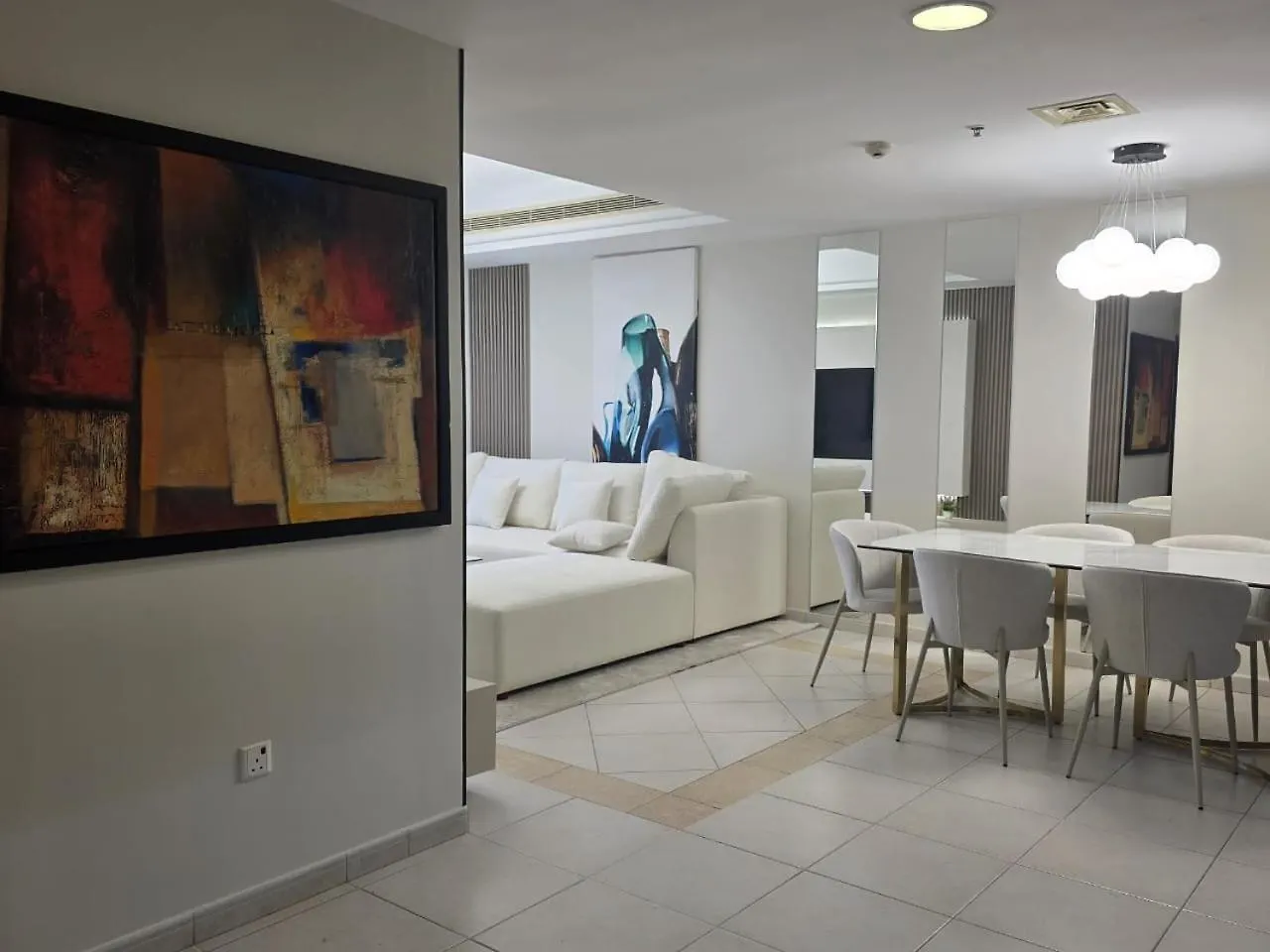 49- Panoramic Dubai Views From This Luxe 2Br Princess Tower Apartment- Free Parking - Walk To Tram 0*,  United Arab Emirates