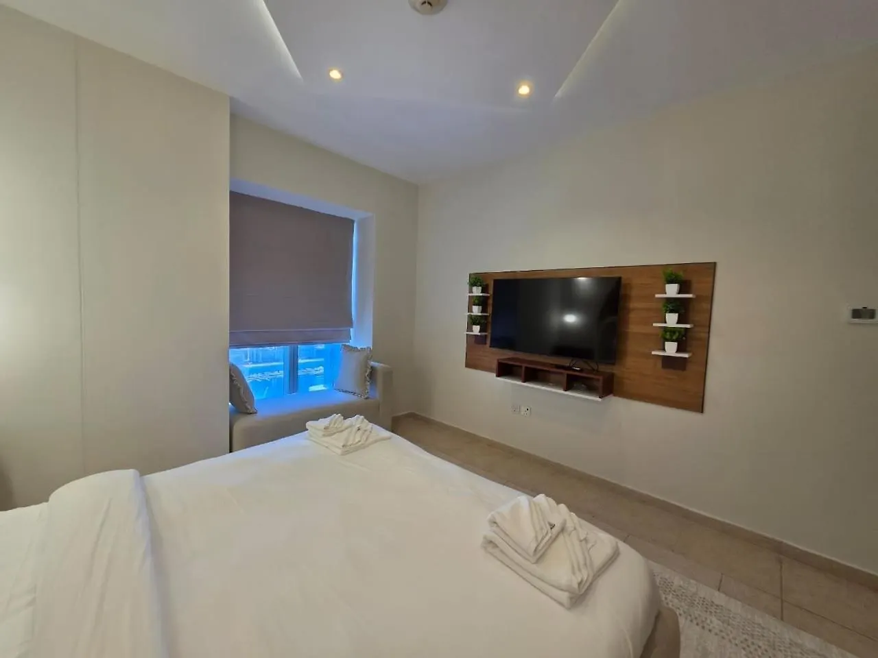 49- Panoramic Dubai Views From This Luxe 2Br Princess Tower Apartment- Free Parking - Walk To Tram Apartment