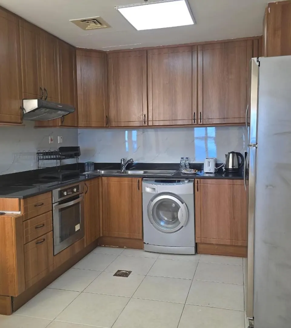 49- Panoramic Dubai Views From This Luxe 2Br Princess Tower Apartment- Free Parking - Walk To Tram