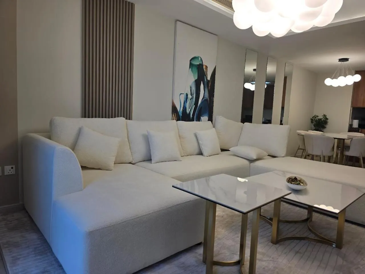 Apartment 49- Panoramic Dubai Views From This Luxe 2Br Princess Tower Apartment- Free Parking - Walk To Tram