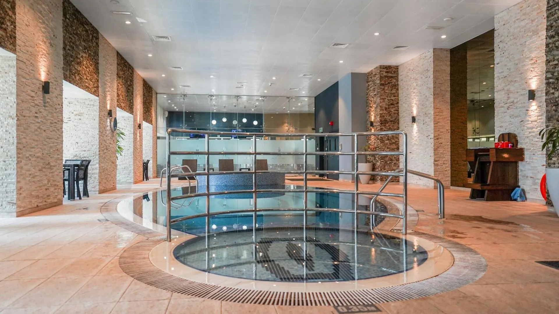 Apartment 49- Panoramic Dubai Views From This Luxe 2Br Princess Tower Apartment- Free Parking - Walk To Tram
