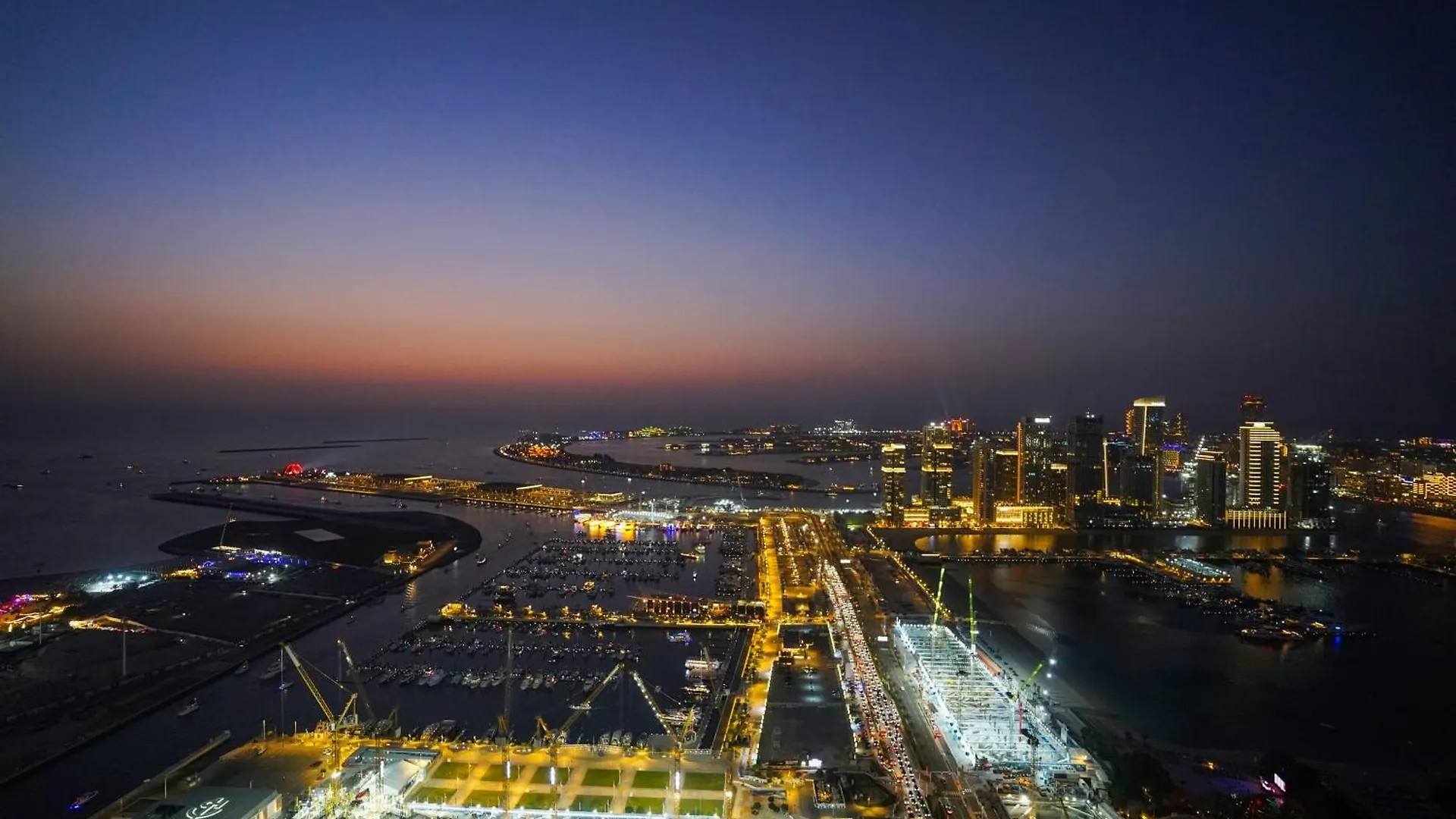 49- Panoramic Dubai Views From This Luxe 2Br Princess Tower Apartment- Free Parking - Walk To Tram 0*,