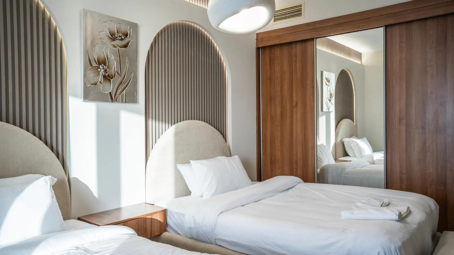 49- Panoramic Dubai Views From This Luxe 2Br Princess Tower Apartment- Free Parking - Walk To Tram 0*,  United Arab Emirates