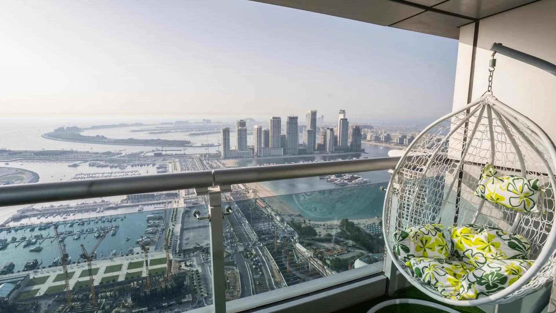 Apartment 49- Panoramic Dubai Views From This Luxe 2Br Princess Tower Apartment- Free Parking - Walk To Tram