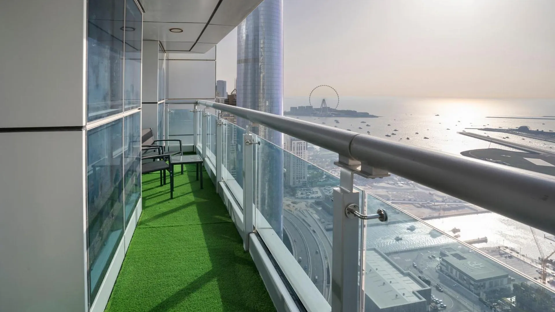 Apartment 49- Panoramic Dubai Views From This Luxe 2Br Princess Tower Apartment- Free Parking - Walk To Tram