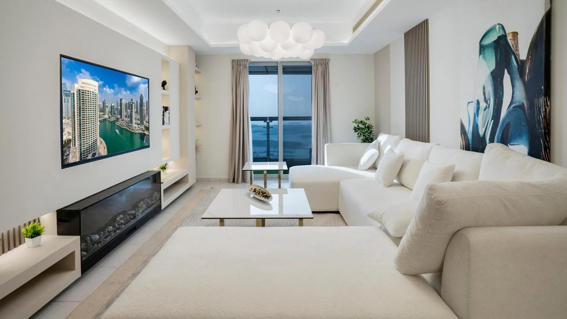 49- Panoramic Dubai Views From This Luxe 2Br Princess Tower Apartment- Free Parking - Walk To Tram