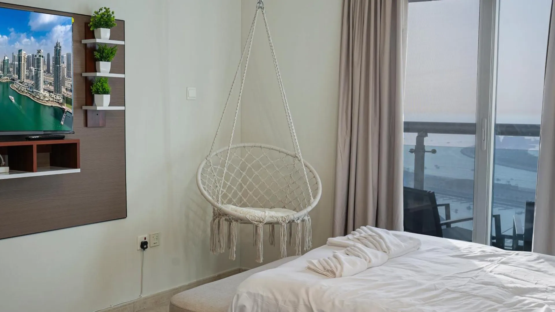49- Panoramic Dubai Views From This Luxe 2Br Princess Tower Apartment- Free Parking - Walk To Tram United Arab Emirates