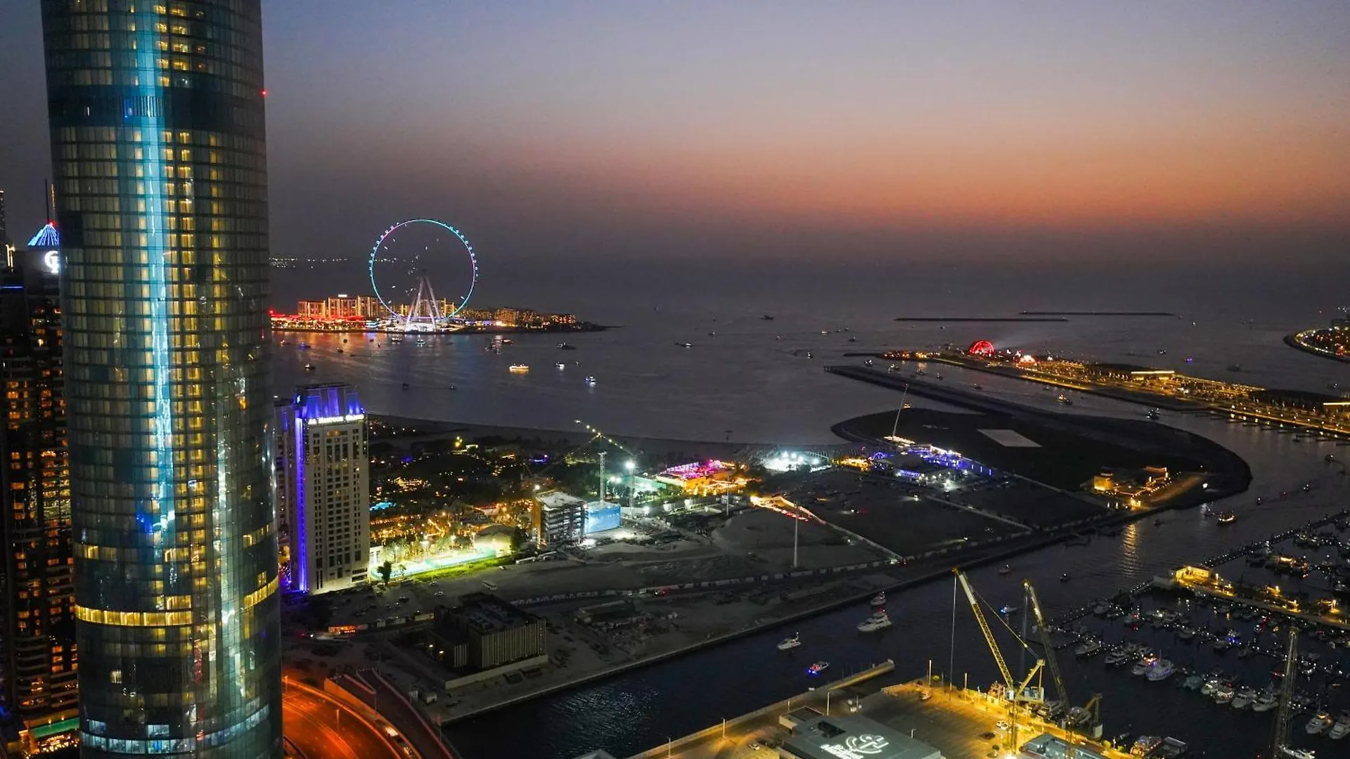 49 - Affordable Fully Serviced 2Br Apartment, High Floor, Waterfront, Free Facility Access And Parking Dubai Apartment
